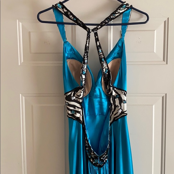 Turquoise sequined Gown - Picture 4 of 6